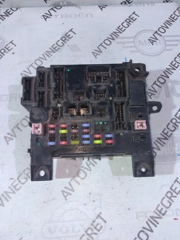 Блок предохранителей Mitsubishi Lancer X (2007—2010)