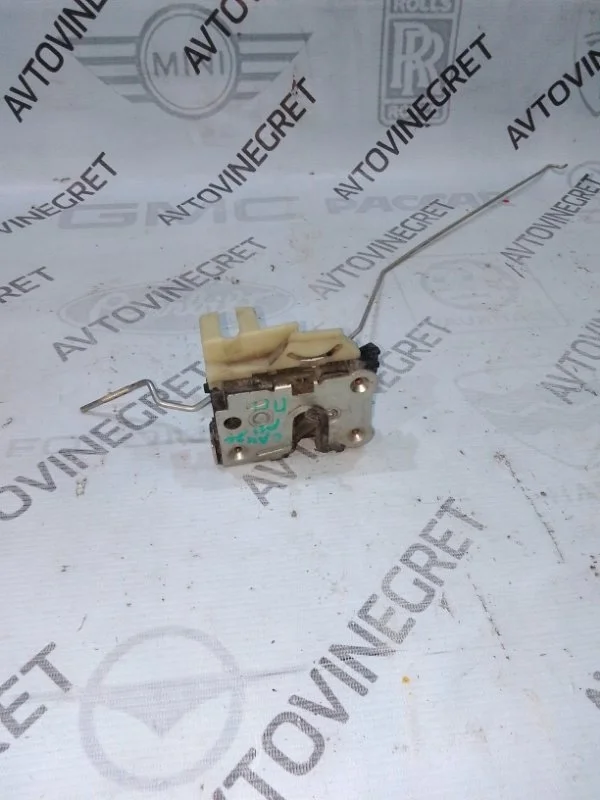 Замок двери Renault Sandero I (2009—2014)