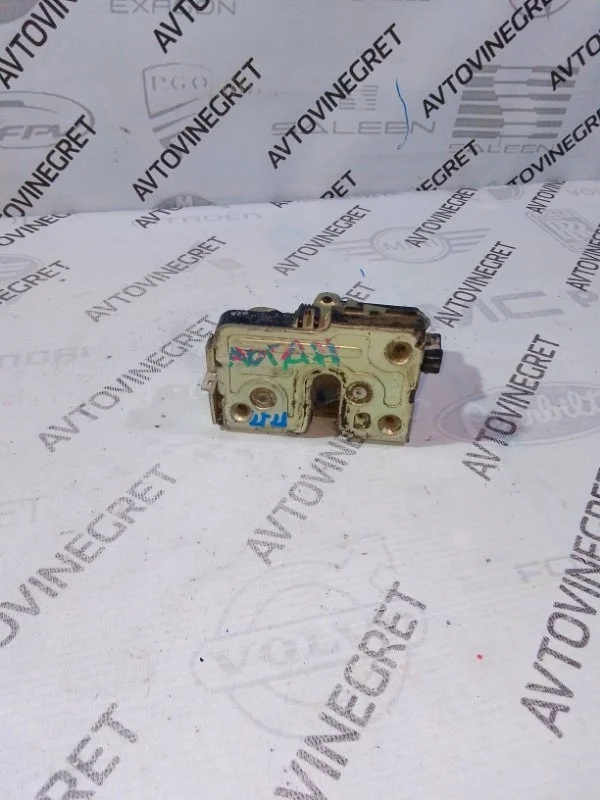 Замок двери Renault Logan I (2004—2009)