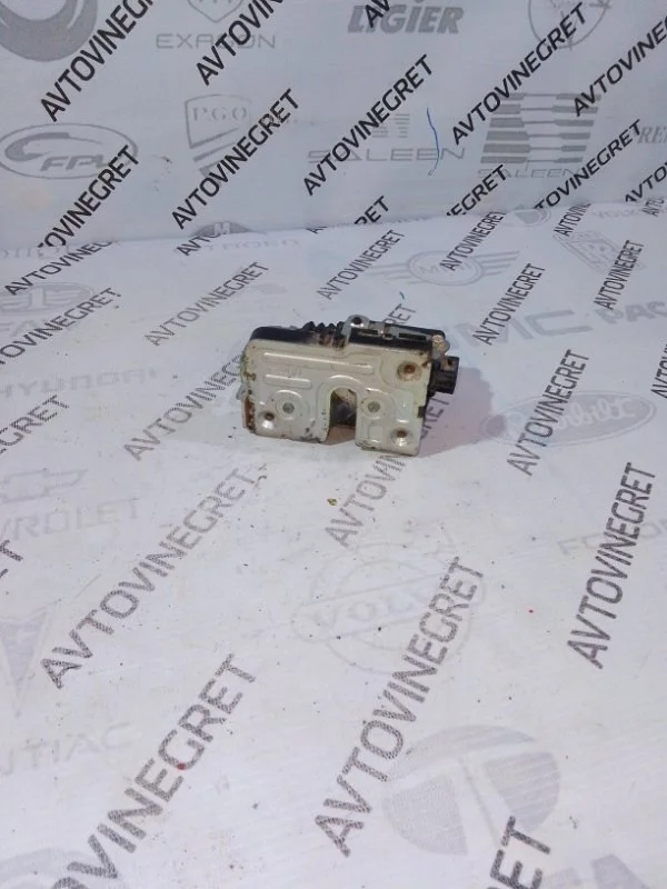 Замок двери Renault Logan I рестайлинг (2009—2015)