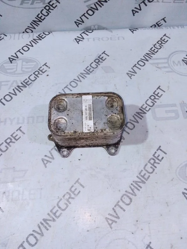 Радиатор масляный Volkswagen Amarok I (2010—2016)