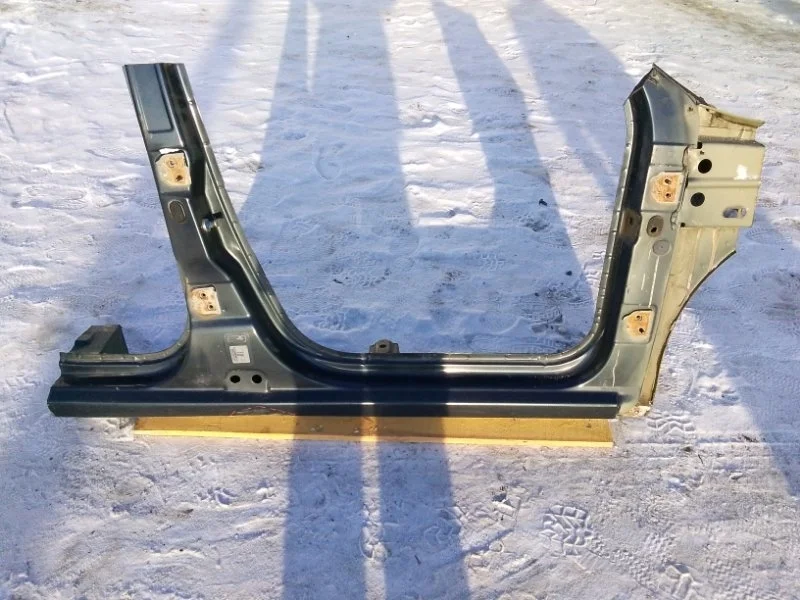 Порог кузова Renault Logan I рестайлинг (2009—2015)