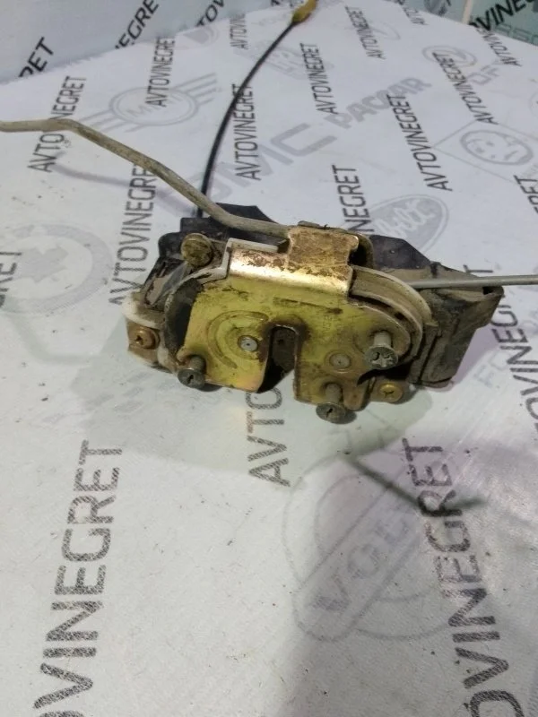 Замок двери Mitsubishi Lancer IX (2000—2007)