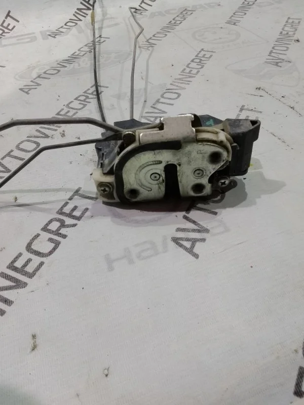 Замок двери Mitsubishi Lancer IX (2000—2007)