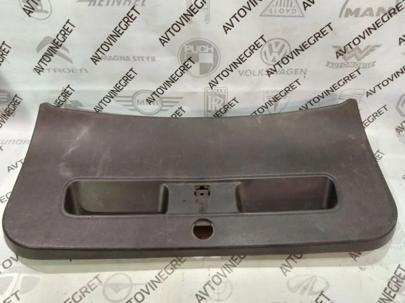 Обшивка двери багажника Kia Ceed ED рестайлинг (2010—2012)