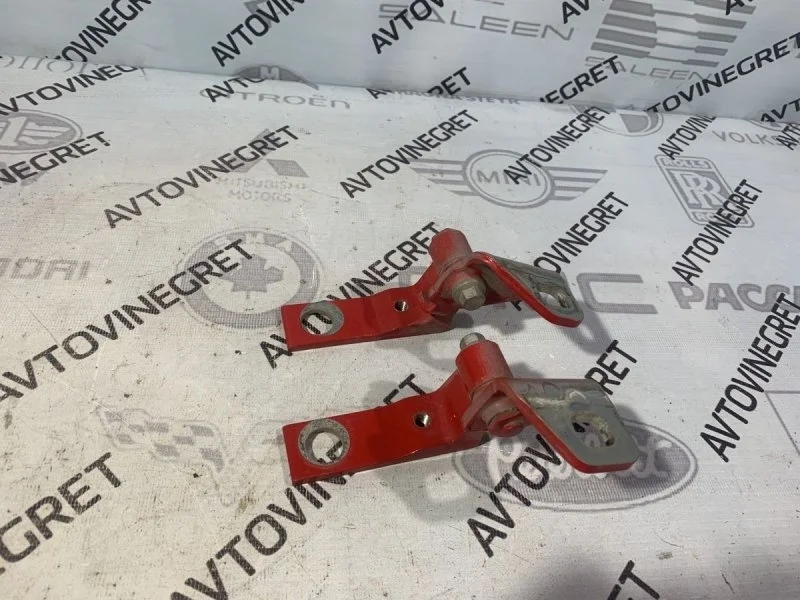 Петля двери Ford Focus III (2011—2015)