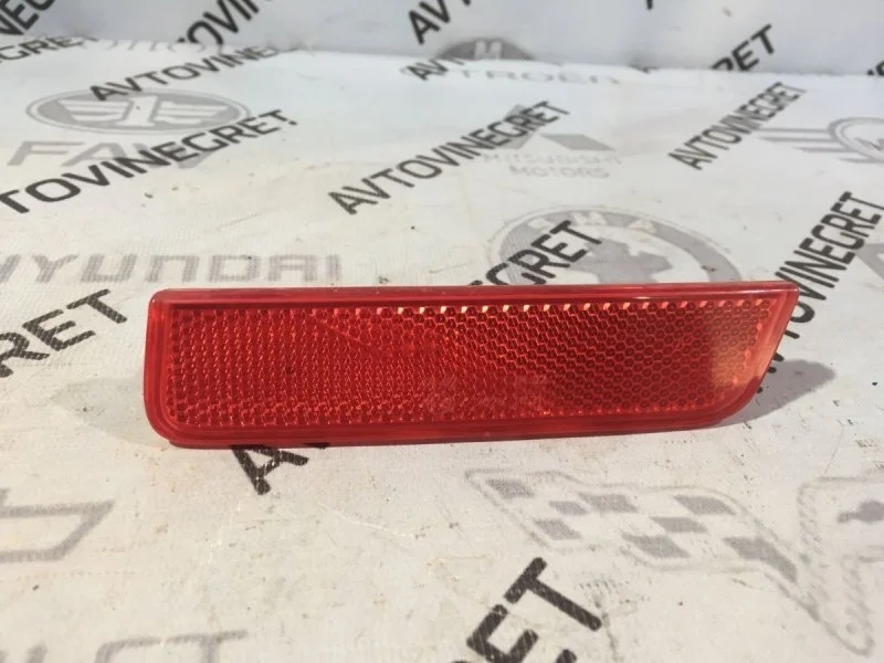 Катафот светоотражатель Renault Duster I рестайлинг (2015—2021)