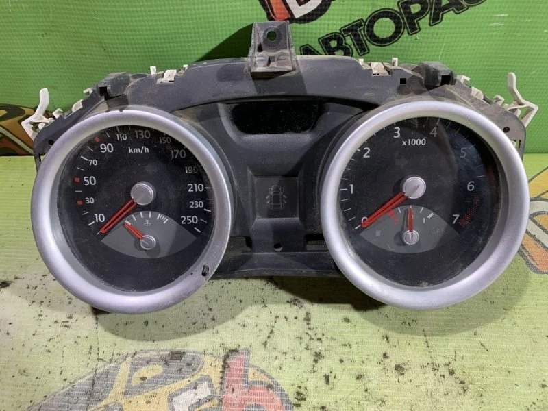 Щиток приборов Renault Megane II (2002—2006)