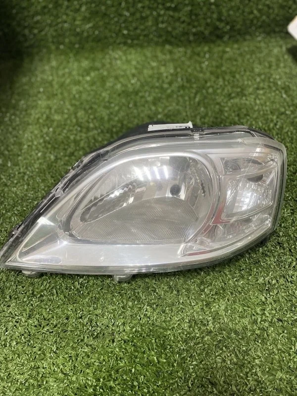 Фара Renault Logan I рестайлинг (2009—2015)