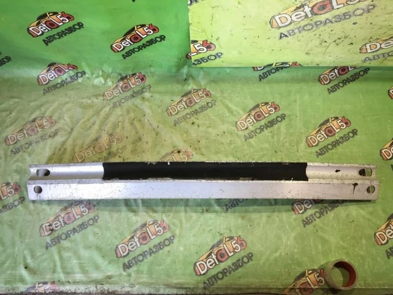 Усилитель бампера Lexus RX II рестайлинг (2006—2009)