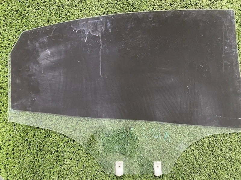 Стекло двери Kia Rio III (2011—2015)