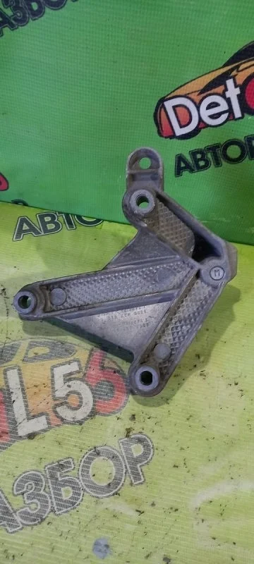 Кронштейн опоры КПП Renault Logan I рестайлинг (2009—2015)