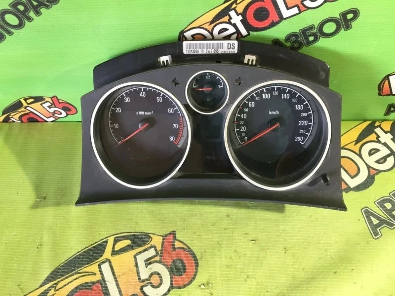 Щиток приборов Opel Astra H (2004—2007)