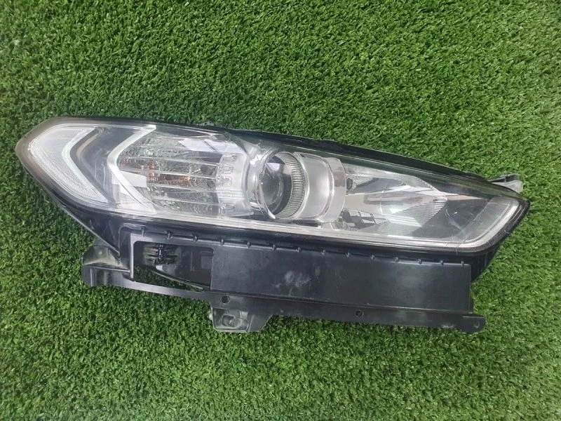 Фара Ford Mondeo V (2014—2019)
