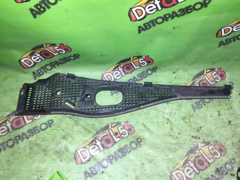 Жабо Renault Logan I рестайлинг (2009—2015)