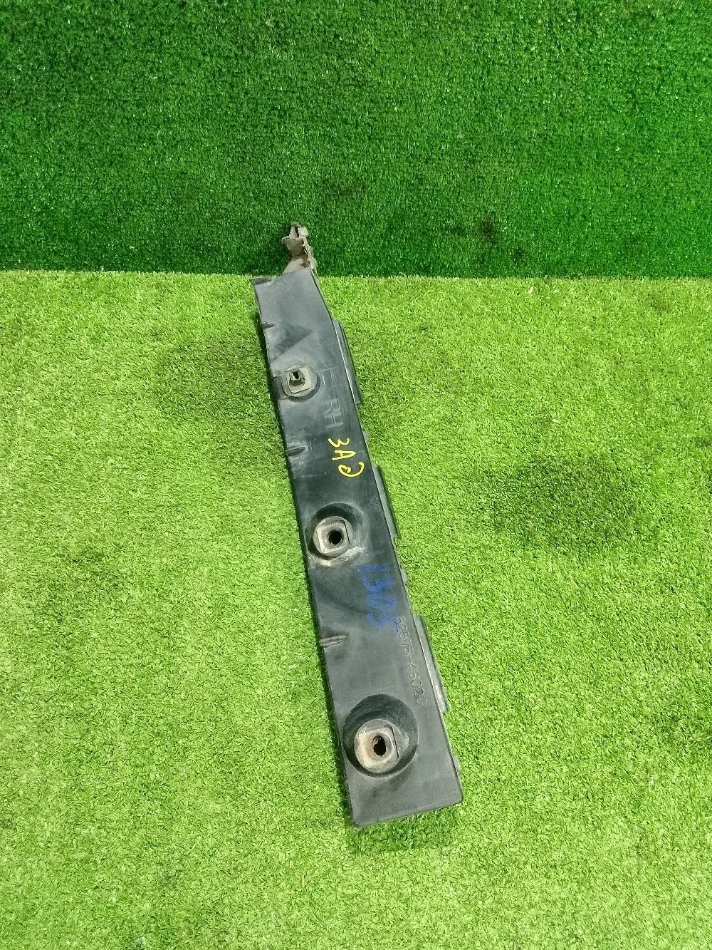 Кронштейн бампера Lexus RX II (2003—2006)