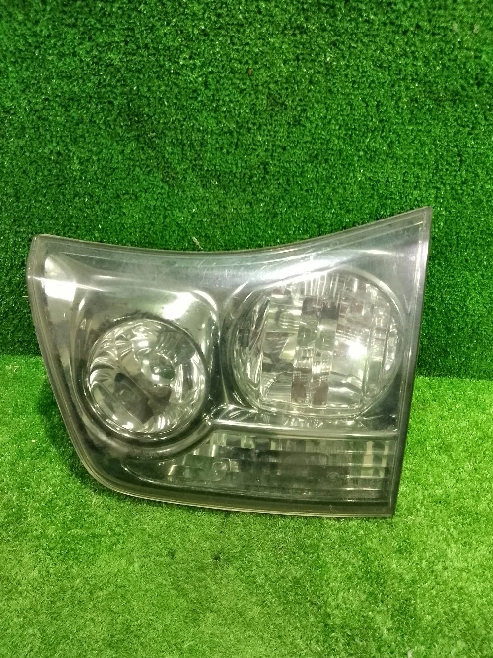 Фонарь Lexus RX II (2003—2006)