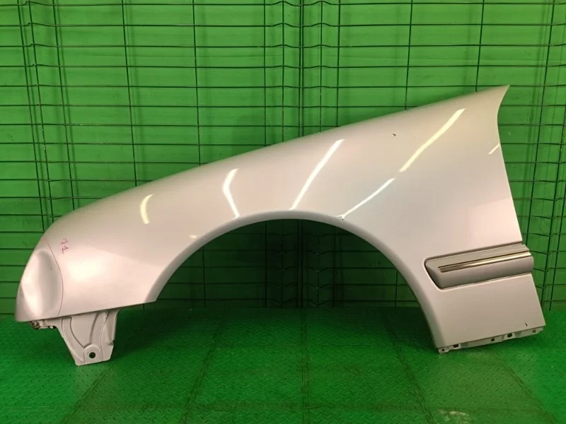 Крыло Mercedes-Benz 03.08.2000 W210