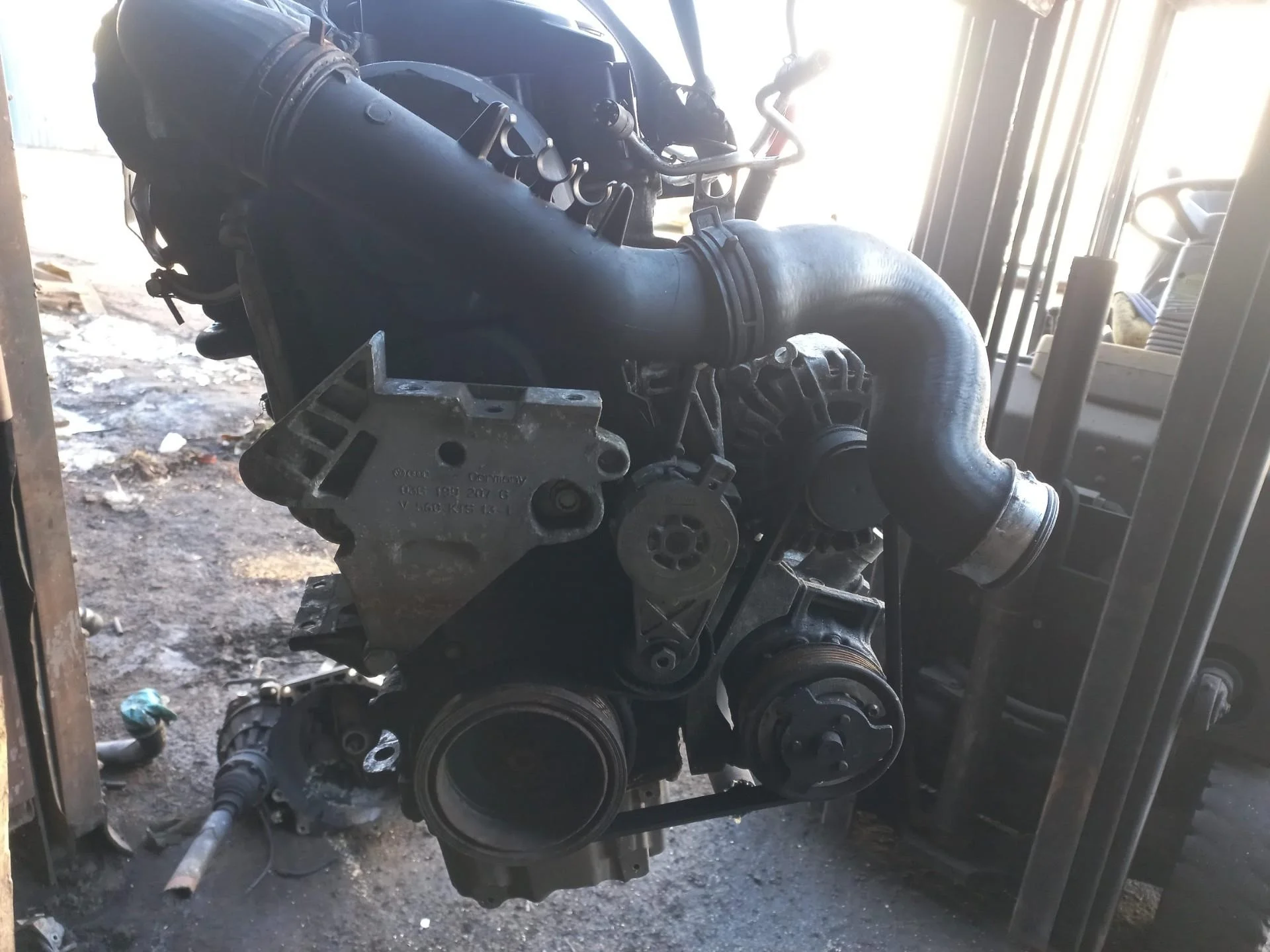 Двигатель BLS Volkswagen Golf 5 0.0 0