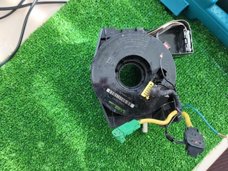 Шлейф-лента подушки безопасности ford fusion 2006