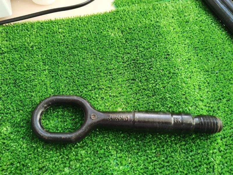 Крюк буксировочный AUDI Q3 2011-2018 8U