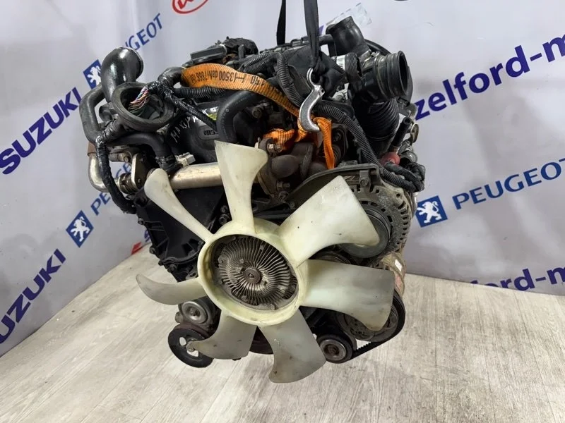 Двигатель Nissan NP300 2011