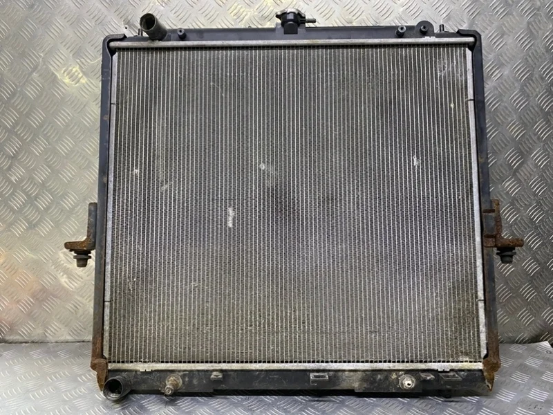 Радиатор (основной) Nissan Navara (D40) 2004-2015 2007 21460EB30A 2.5 D YD25DDTI