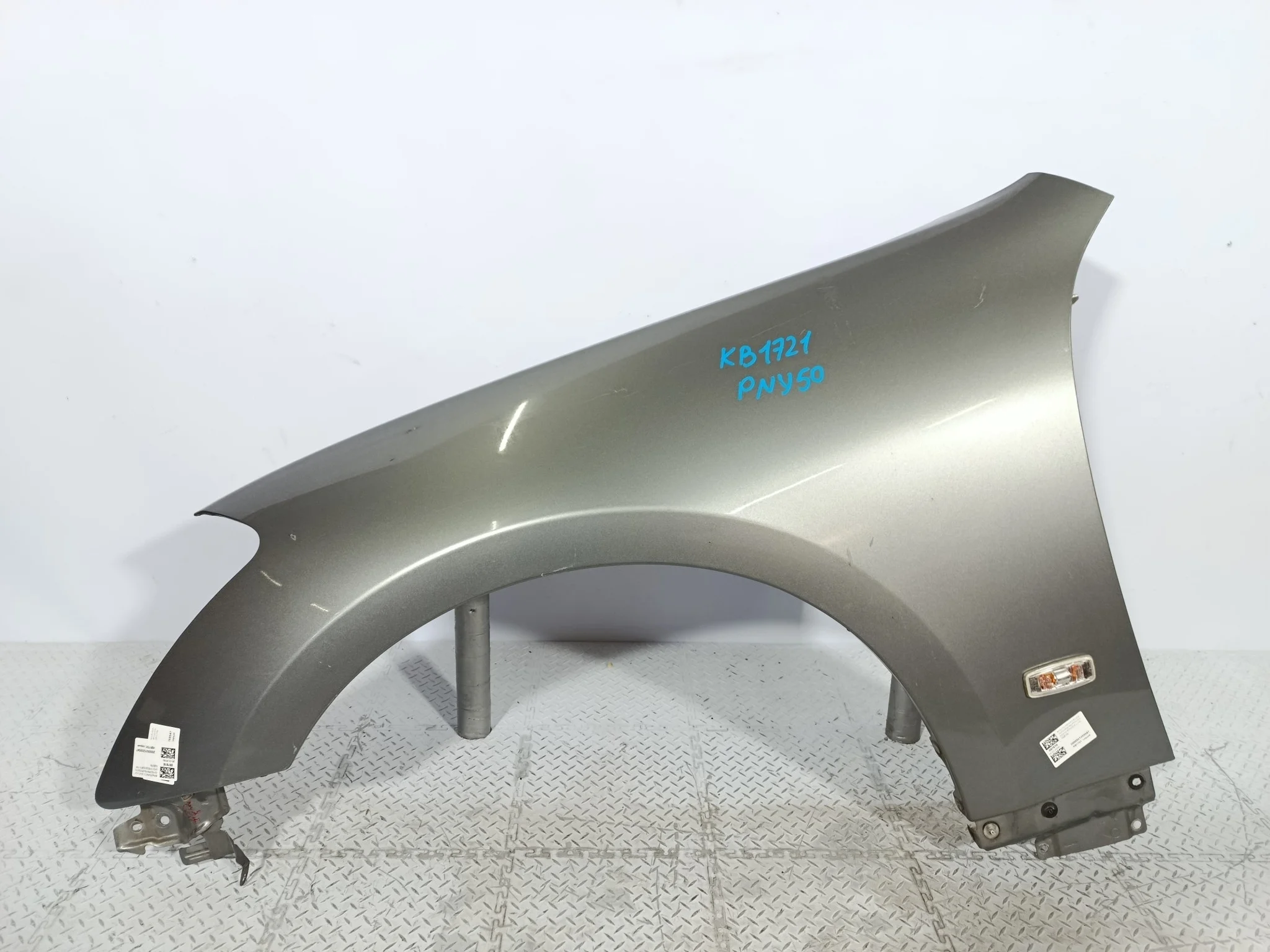 КРЫЛО NISSAN FUGA 63101EG030 ПЕРЕДНЕЕ ЛЕВОЕ серый, WV2 KB1721