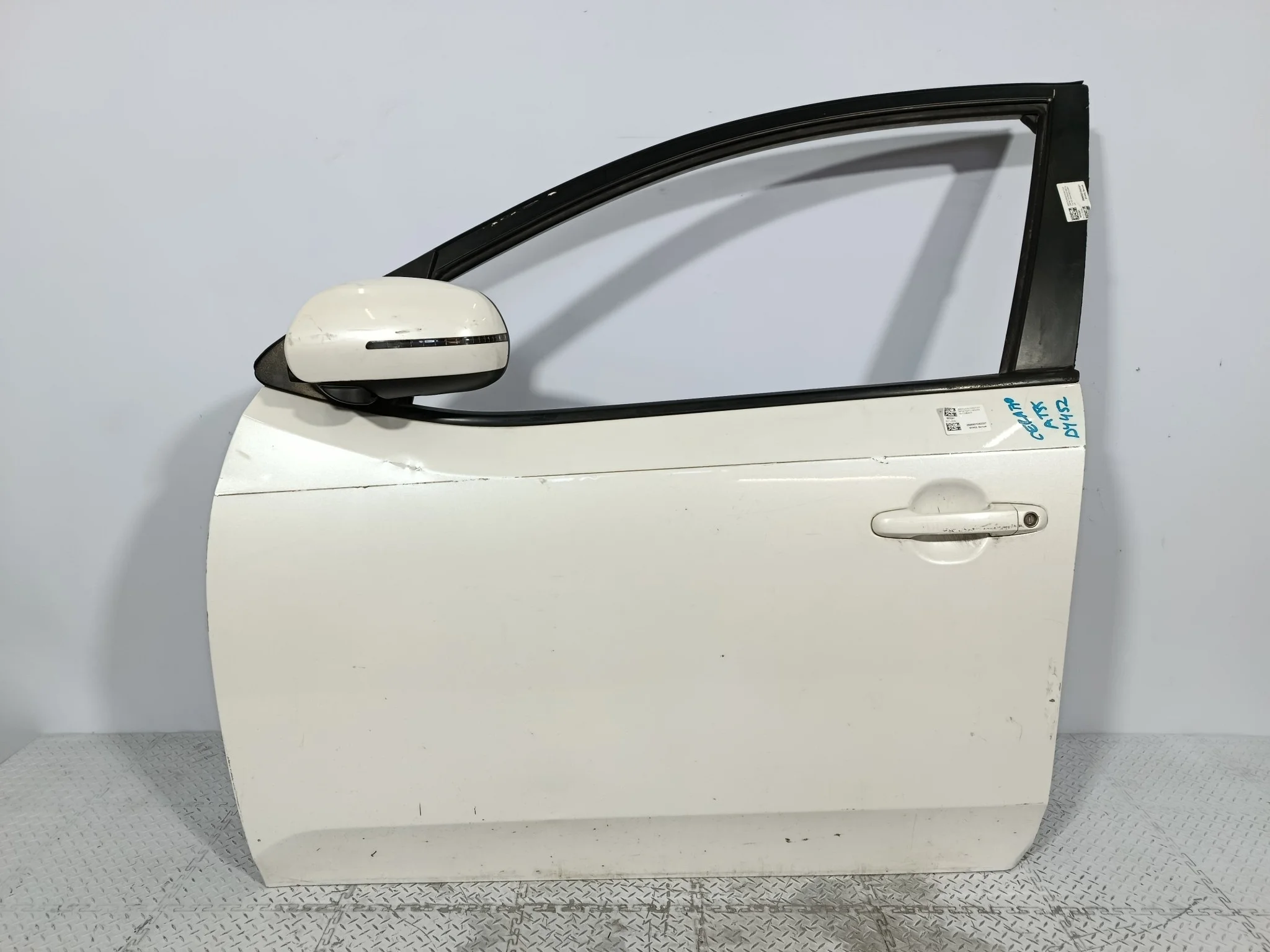 ДВЕРЬ KIA CERATO FORTE 760031M010 ПЕРЕДНЯЯ ЛЕВАЯ белый DY452