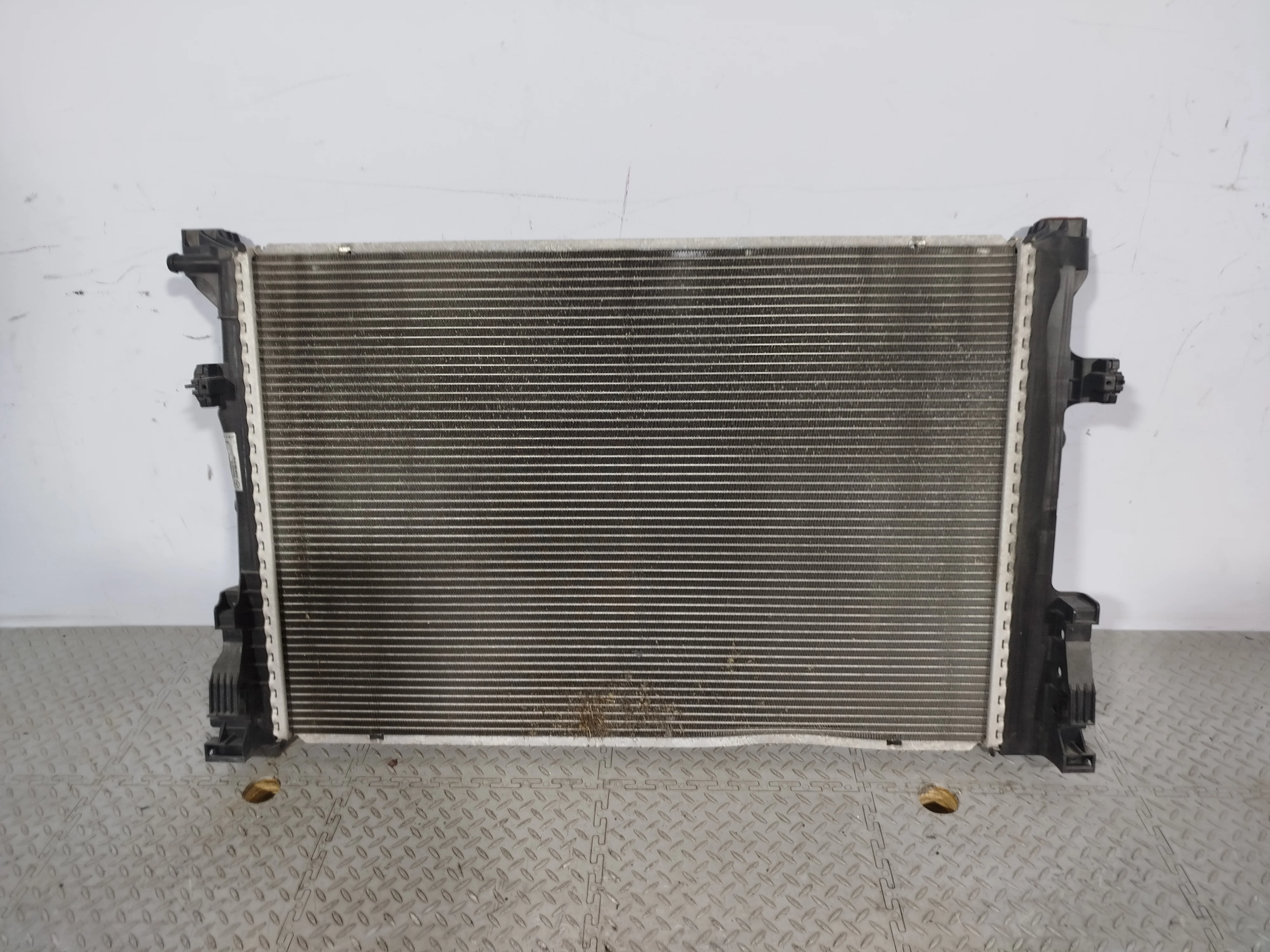 РАДИАТОР ДВИГАТЕЛЯ MERCEDES-BENZ A2465001303 DY848Z