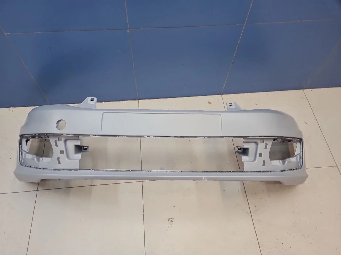 Бампер передний для Volkswagen Polo Sedan 2011-