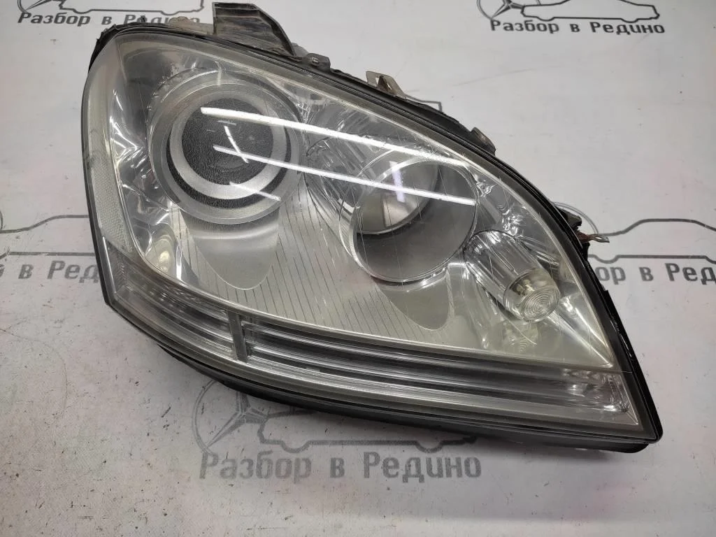 Фара правая Mercedes-Benz