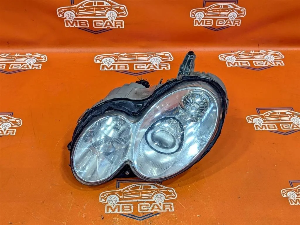 Фара левая Mercedes-Benz