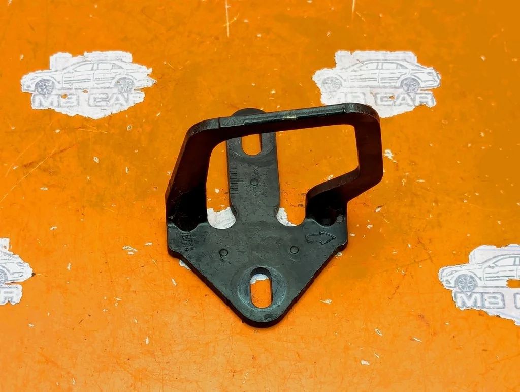 Ответная часть замка капота Mercedes-Benz