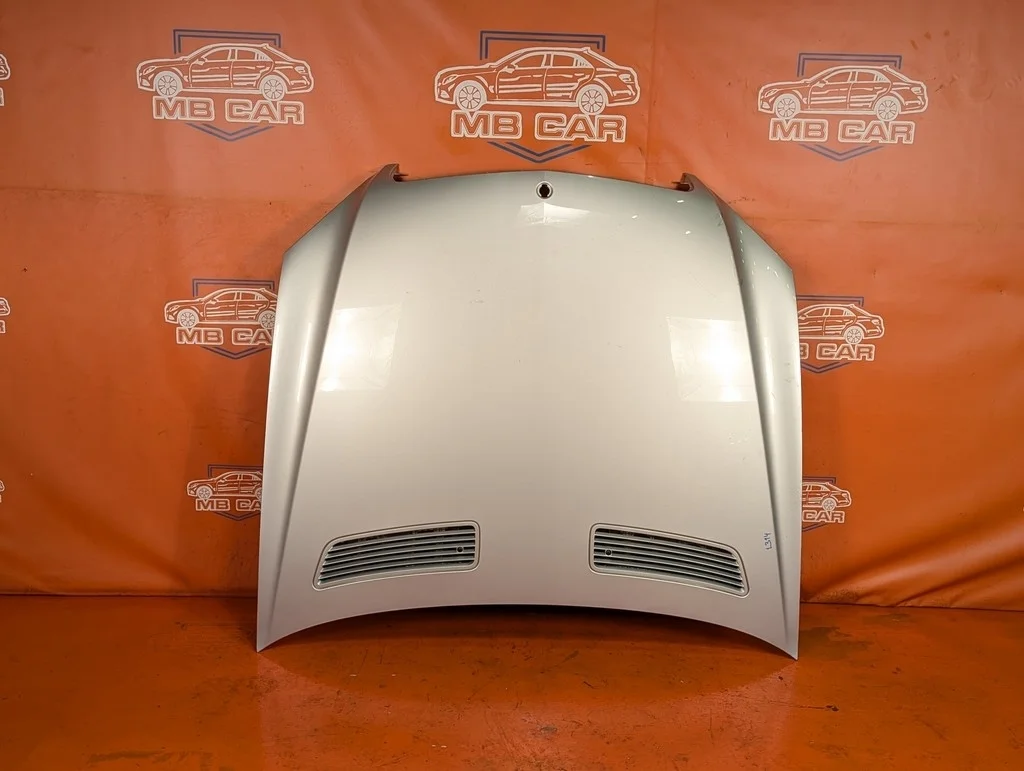 Капот Mercedes-Benz