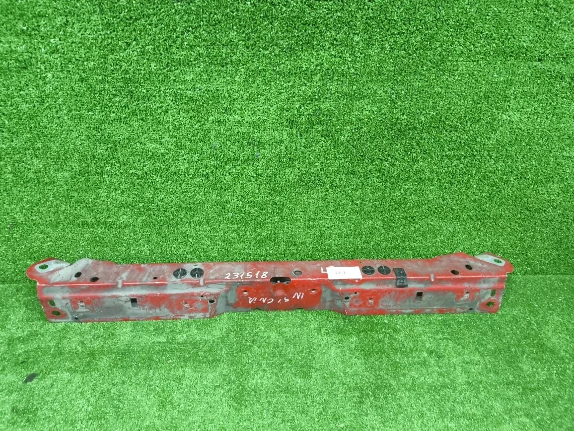 Панель передняя OPEL INSIGNIA 2009- верхняя часть красная б/у INSIGNIA(2008-