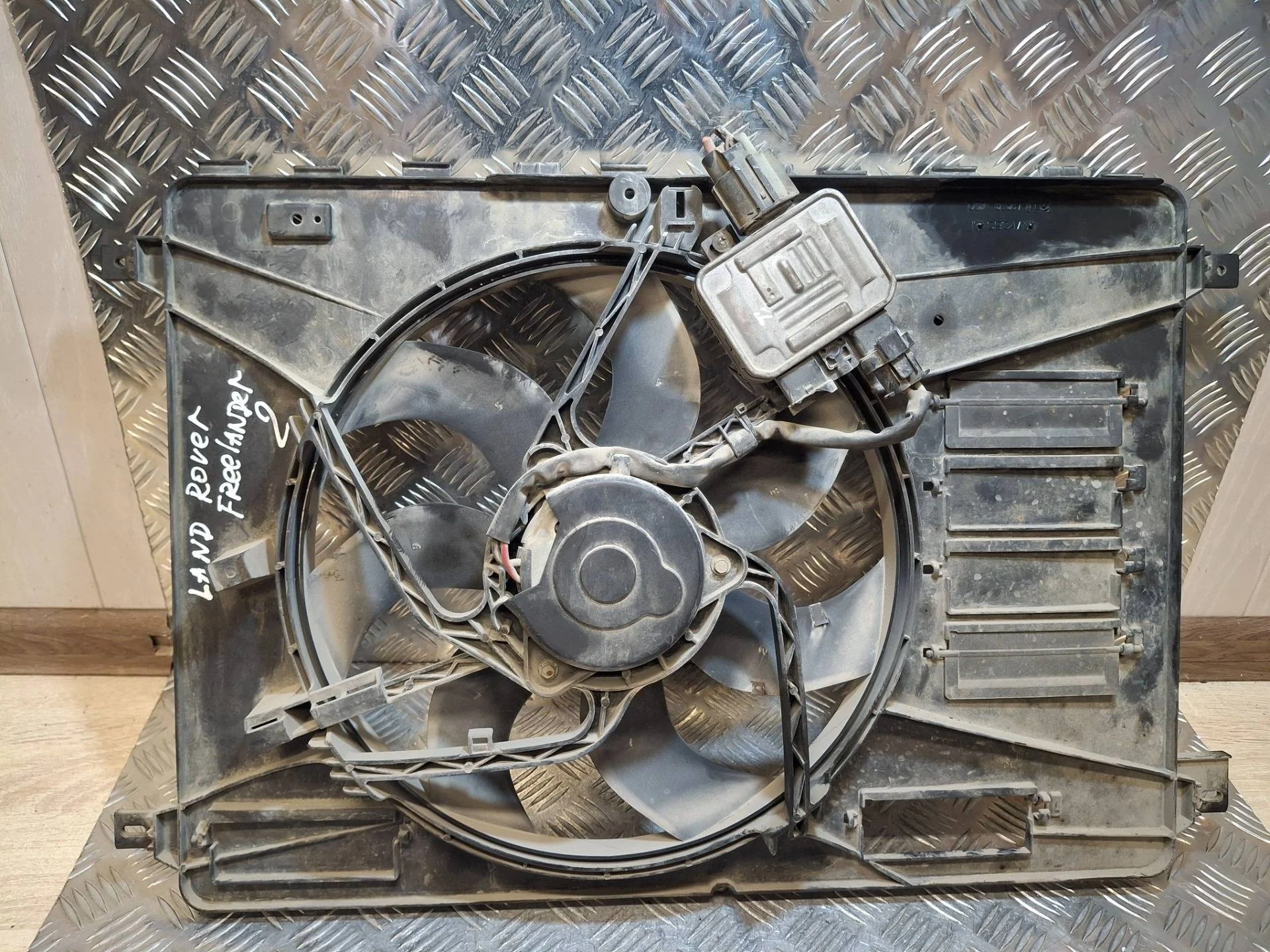 вентилятор охлаждения Land Rover Freelander 2