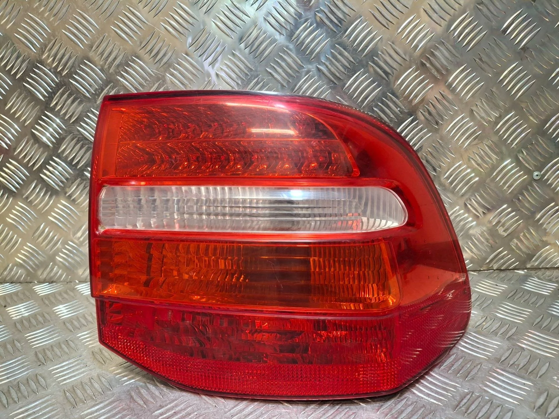 фонарь задний правый Porsche Cayenne 957