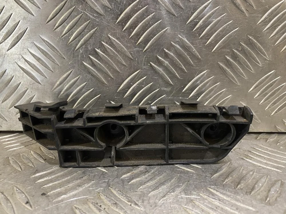 Направляющая переднего бампера правая для Honda CR-V 3 RE 2006-2012