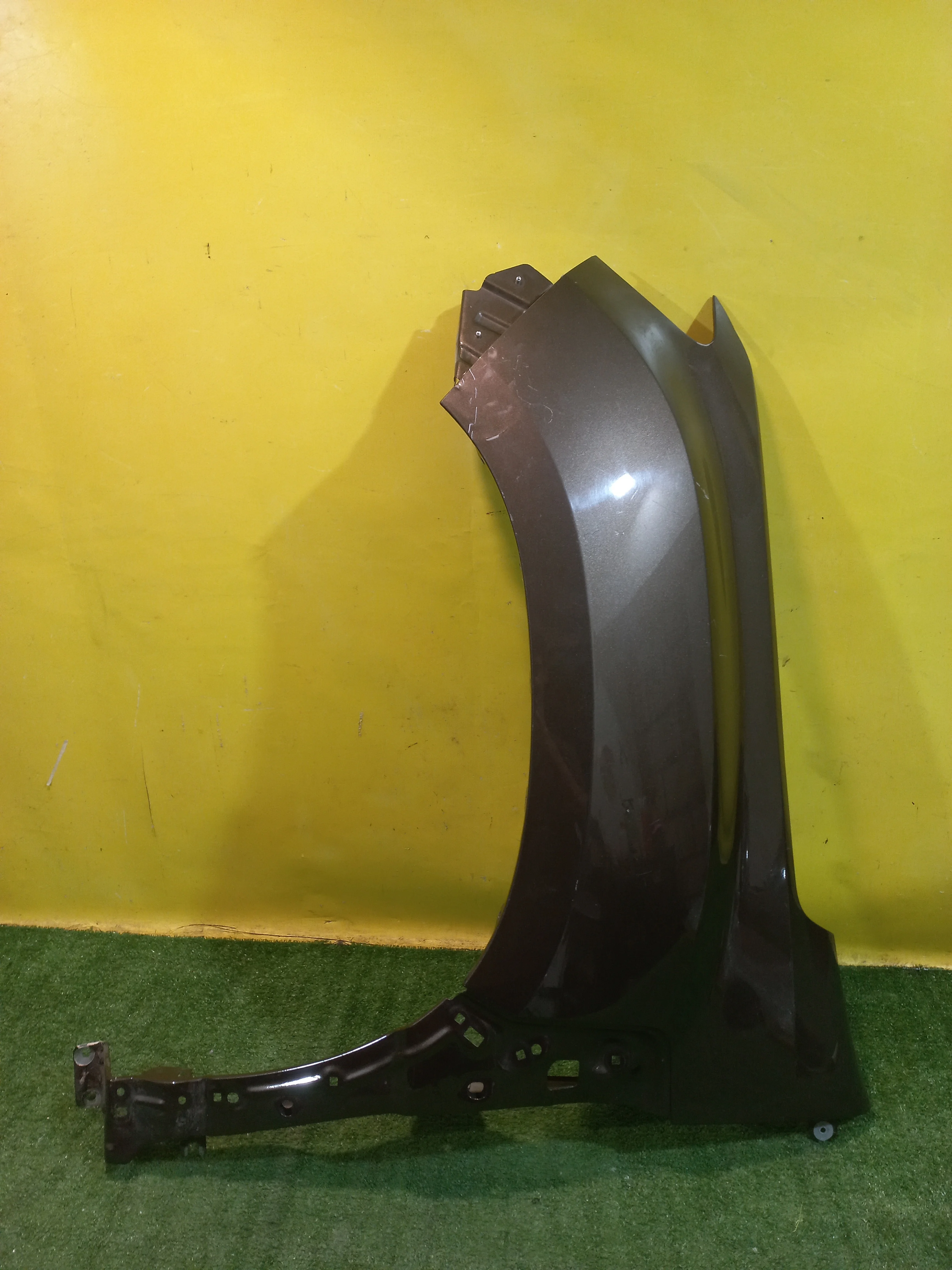 Крыло переднее левое  Renault Duster 2020 631019305R 33995