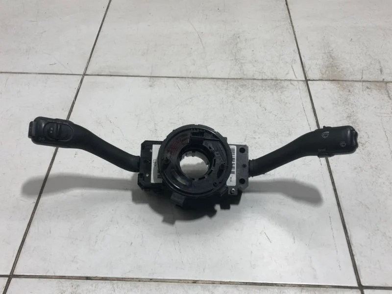 Переключатель подрулевой (В сборе) Audi A6 C5 4B2