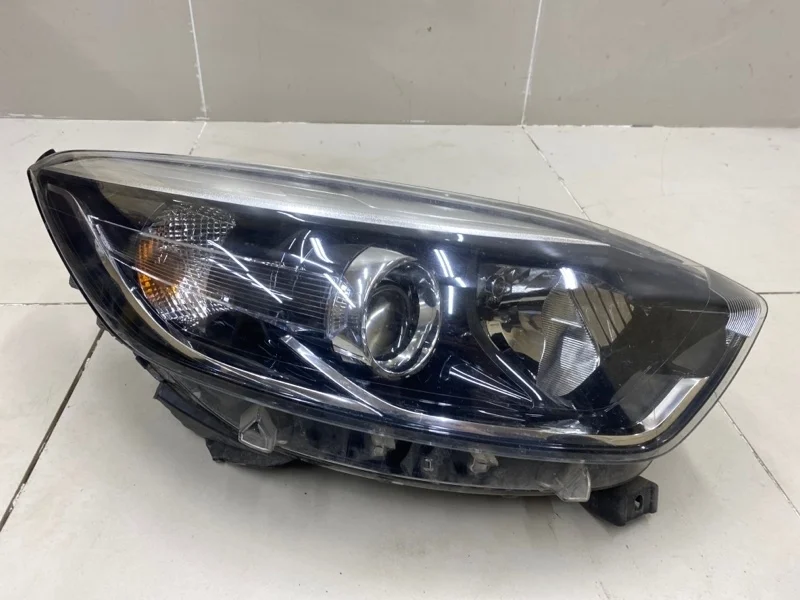 Фара правая Renault Kaptur H4M 438 2017