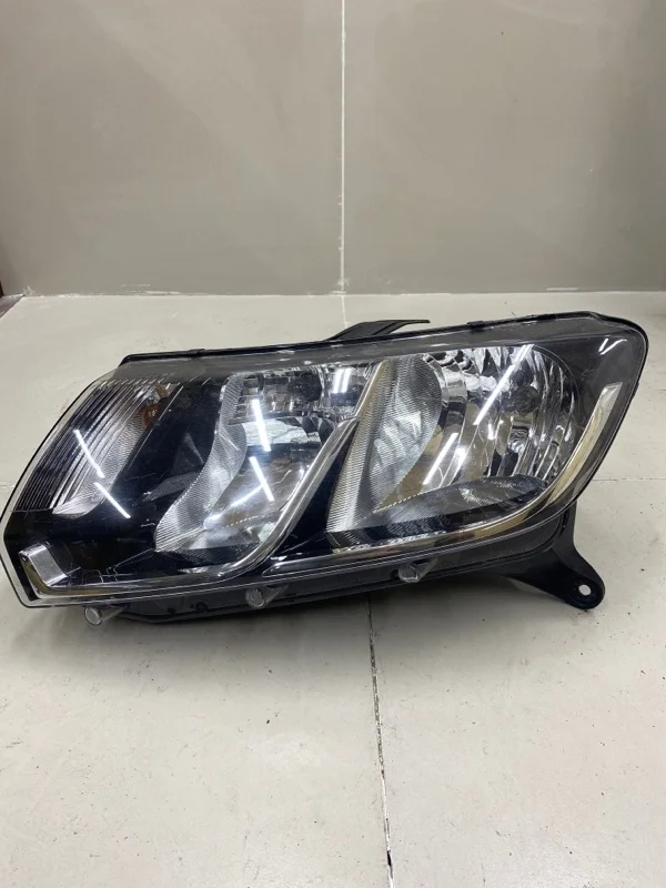 Фара левая Лада Ларгус 2021