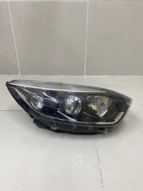 Фара правая Renault Kaptur 2017