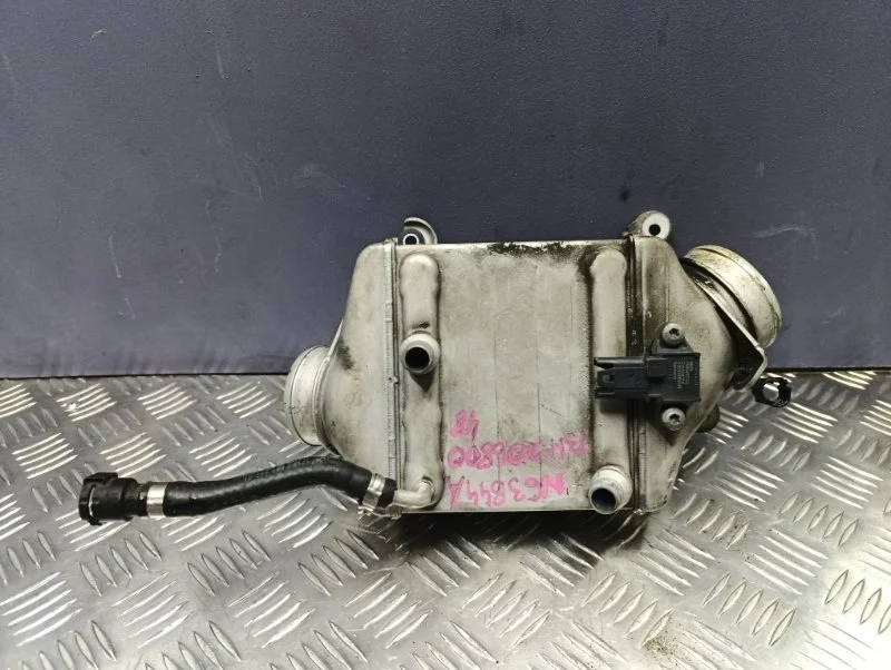 Интеркулер BMW 6 2011 13717575406 F13 N63B44A