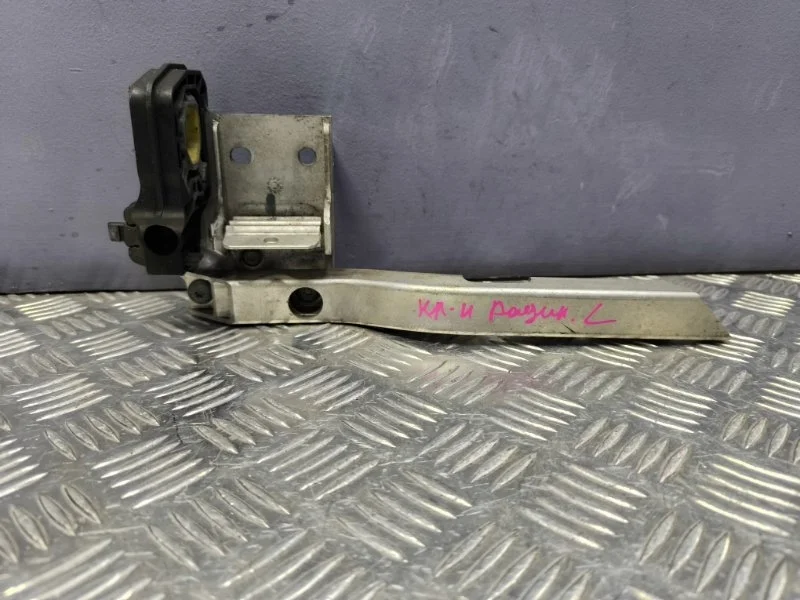 Кронштейн радиатора левый BMW 6 2011 51117186513 F13 N63B44A