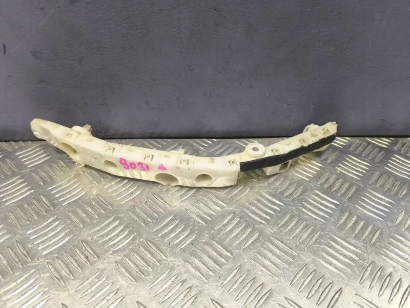 Кронштейн Nissan Juke 2011 622221KA0A NF15 MR16DDT, передний правый