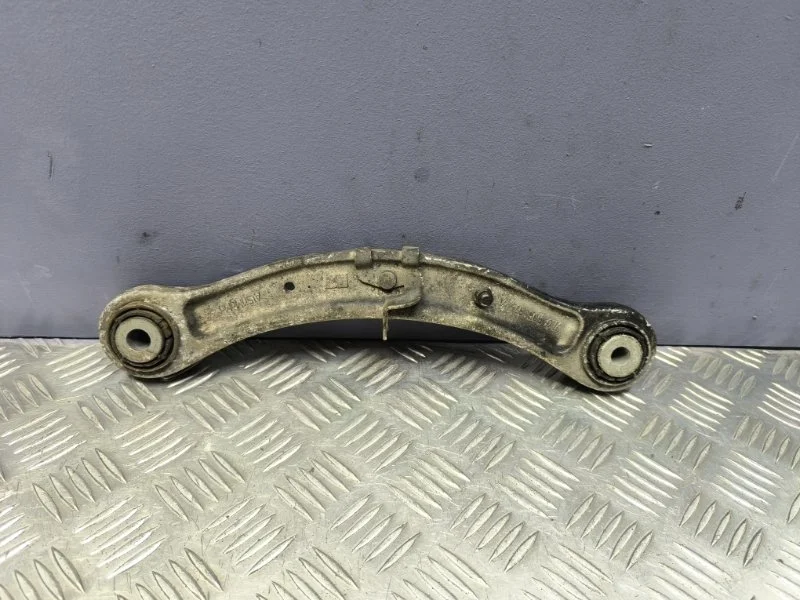 Рычаг задний volkswagen Touareg 2007 7L0505323A 7L BHK