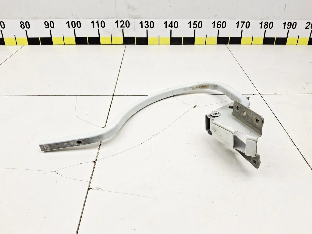 Петля крышки багажника Volkswagen Polo 5 2016