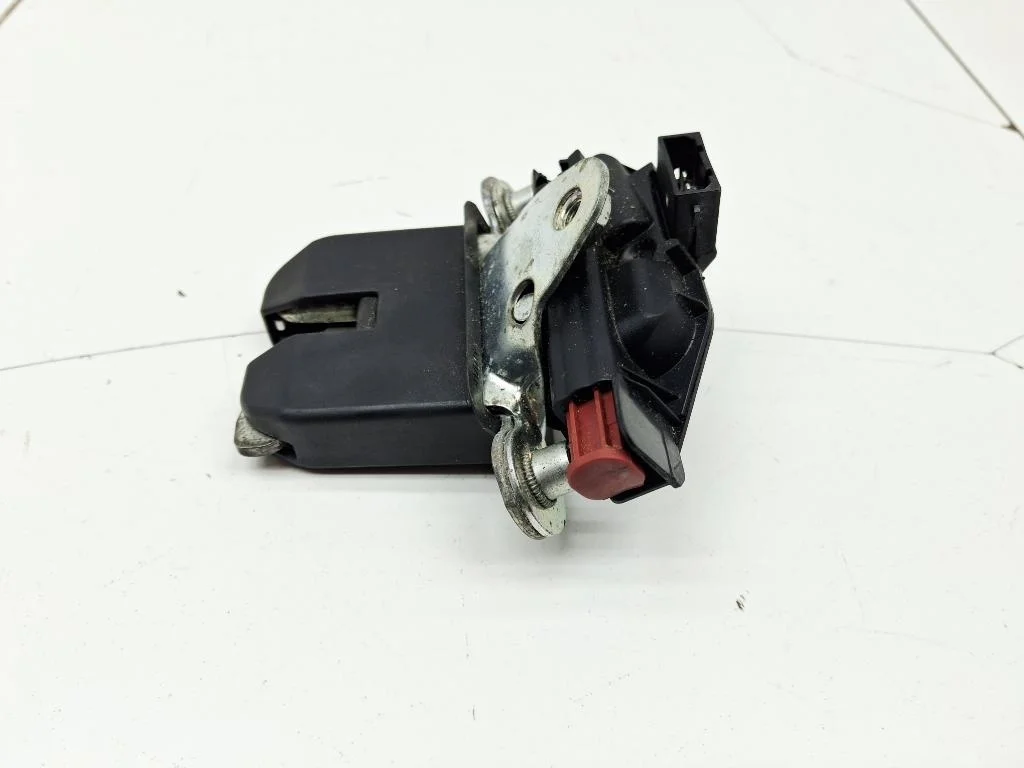 Замок багажника Volkswagen Polo 5 2016